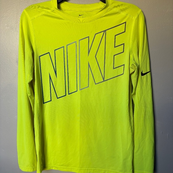Nike dri fit shirt - Picture 1 of 3